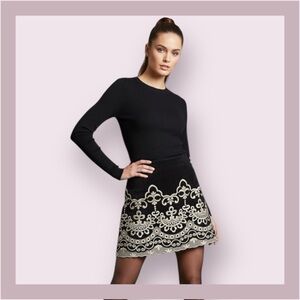 Forever 21 Black Embroidered Vegan Suede A-Line Mini Size S